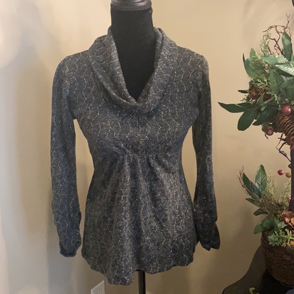 Kokoon gray sweater with gold metallic vertical chevron pattern